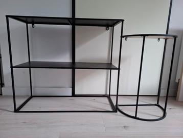 Twee leuke side tables samen voor €7,50 beschikbaar voor biedingen