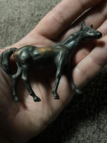 Antiek Bronzen Paardje beschikbaar voor biedingen