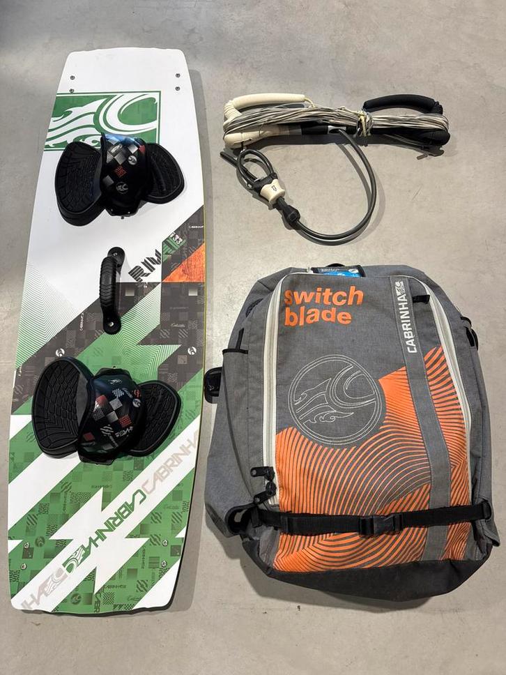 Cabrinha Switchblade 9 + Cabrinha Rival 133x42 +Cabrinha Bar, Watersport en Boten, Kitesurfen, Gebruikt, Kitesurf-set, 9 m², Twintip