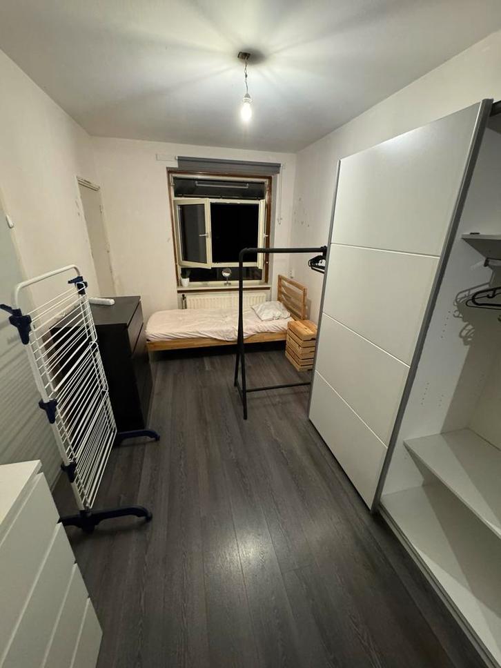 GEZOCHT!! Kamer te huur, room for rent Rijswijk ZH, Huizen en Kamers, Kamers te huur, Overige regio's, 20 tot 35 m²