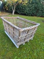 Grote mand op wielen, Ophalen, Gebruikt, Mand, Riet