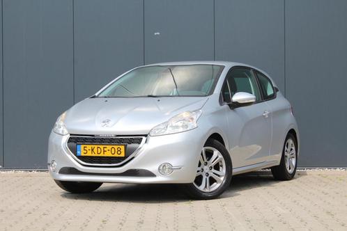 Peugeot 208 1.2 VTi Envy | Trekhaak | Clima / Cruise control, Auto's, Peugeot, Bedrijf, Te koop, ABS, Airbags, Airconditioning