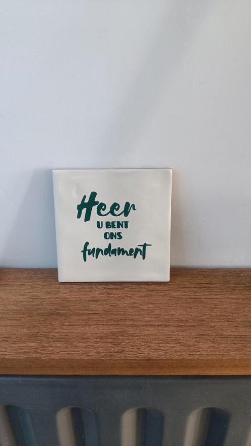 Christelijke tegeltjes | fundament, Huis en Inrichting, Woonaccessoires | Tekstborden en Spreuken, Zo goed als nieuw, Ophalen of Verzenden
