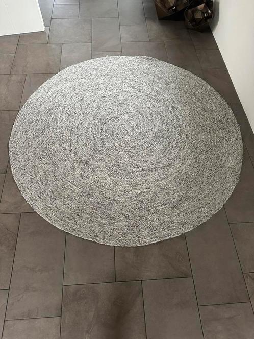 Rond wollen vloerkleed care & fair grijs/wit, Huis en Inrichting, Stoffering | Tapijten en Kleden, Zo goed als nieuw, 150 tot 200 cm