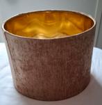 Velours goudkleurige lampenkap, Huis en Inrichting, Lampen | Lampenkappen, Verzenden, Zo goed als nieuw, Rond, 25 tot 50 cm