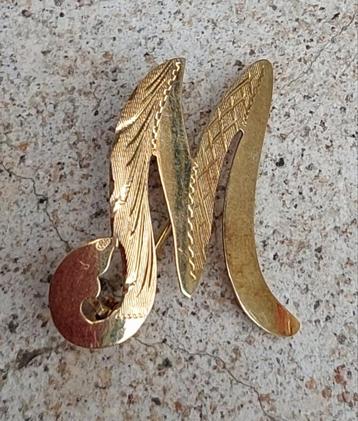 Oude gouden 585 gehalte 14 karaat broche letter M of W  beschikbaar voor biedingen