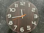“Nextime Classy Round” wandklok walnoot igs, Ophalen of Verzenden, Zo goed als nieuw, Wandklok