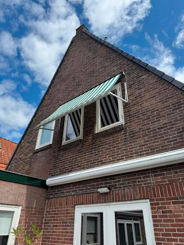 Te koop electrisch uitvalscherm 2,5 meter breed beschikbaar voor biedingen