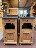 Twee Frans eiken kastjes nachtkastjes met marmer, Ophalen, Gebruikt, Minder dan 45 cm