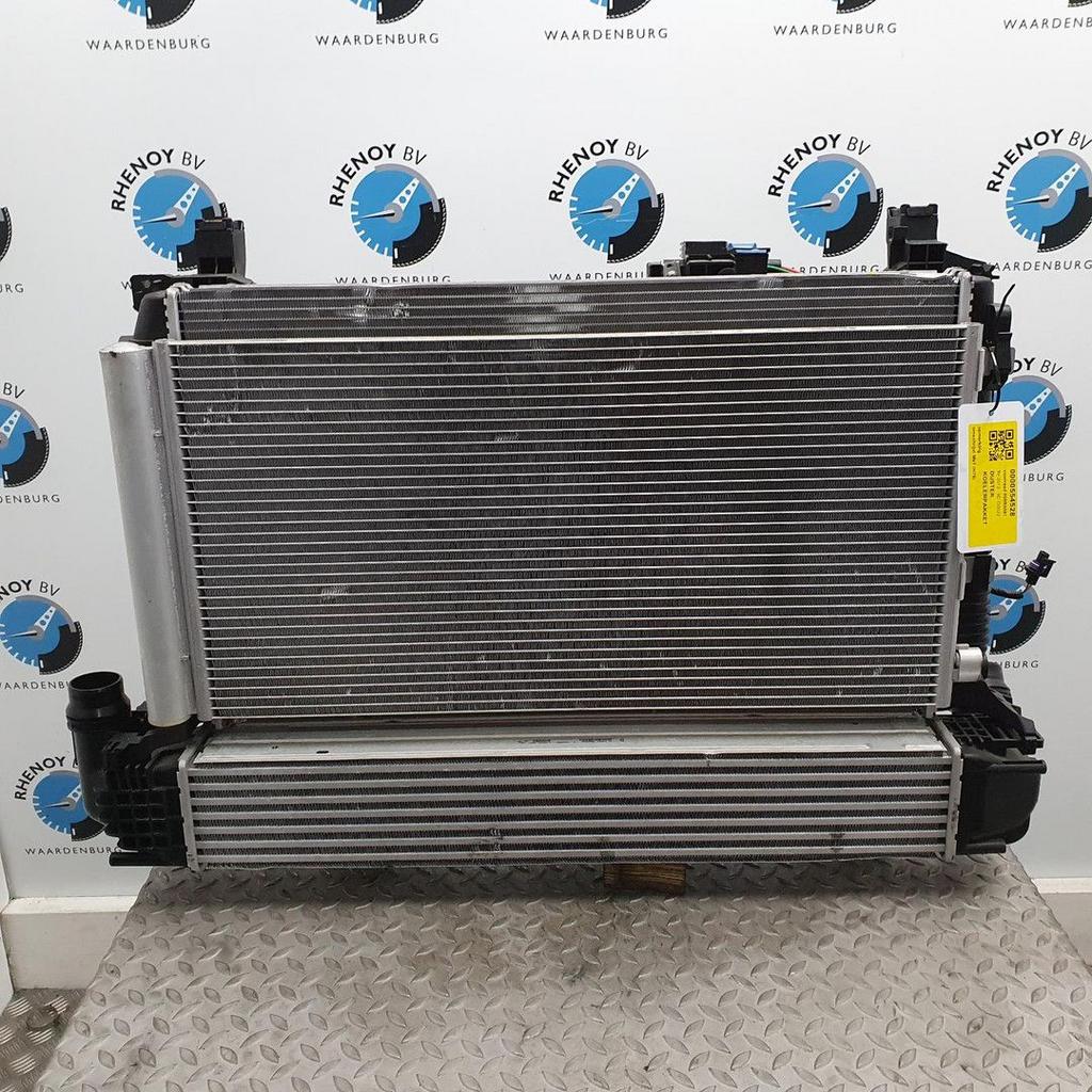 DACIA DUSTER KOELERPAKKET 2012, Ophalen of Verzenden, Gebruikt, Stiba lid