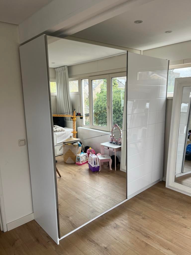 Witte kledingkast met spiegeldeur, Huis en Inrichting, Kasten | Kledingkasten, Ophalen, Gebruikt, 200 cm of meer, Met deur(en)
