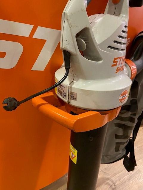 STIHL SHE 81 - Lichte elektrische bladzuiger, Doe-het-zelf en Verbouw, Gereedschap | Overige machines, Zo goed als nieuw, Ophalen of Verzenden