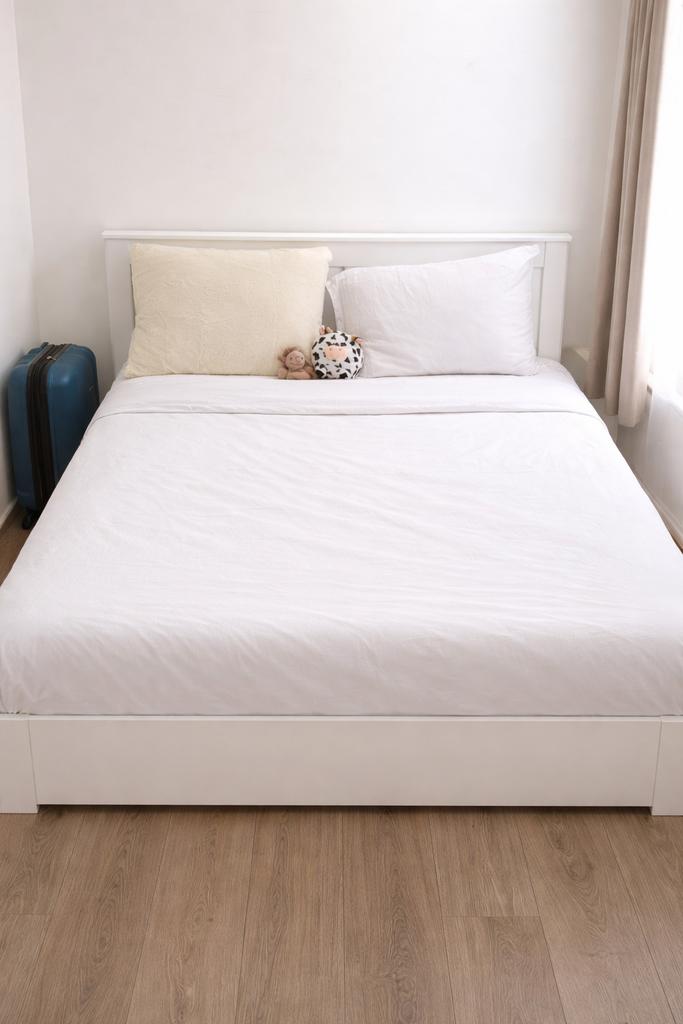 IKEA Bedframe Met Mattress, Huis en Inrichting, Slaapkamer | Boxsprings, Ophalen of Verzenden, Zo goed als nieuw, Tweepersoons