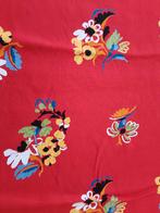 BIJNA GRATIS Vintage stof rood met bloemen dunne katoen (R19, Overige materialen, Ophalen of Verzenden, 30 tot 120 cm, Rood