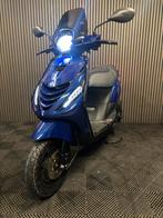 PIAGGIO ZIP 4T 2V BROM 2017 FULL OPTION BMW BLAUW, Fietsen en Brommers, Scooters | Piaggio, Maximaal 45 km/u, Zip, Ophalen of Verzenden