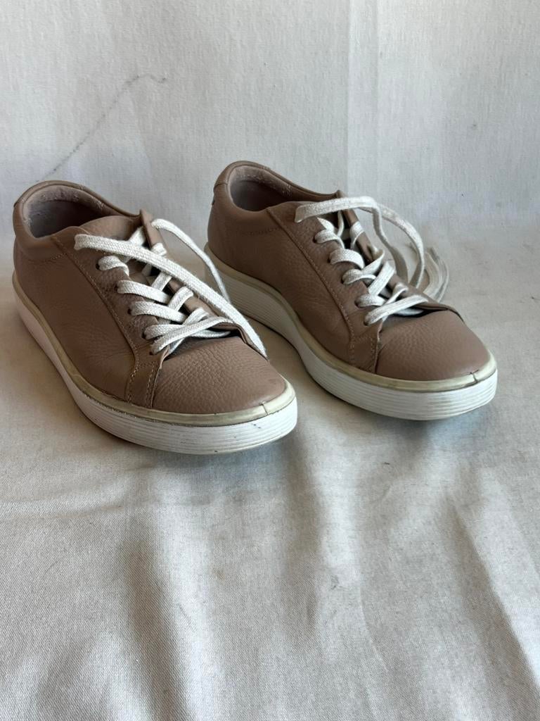 Ecco Soft 60 leren sneaker maat 40 beige izgst, Kleding | Dames, Schoenen, Ophalen of Verzenden, Zo goed als nieuw, Beige, Sneakers of Gympen