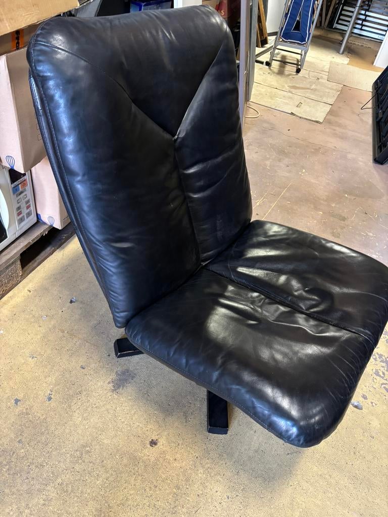 Leolux fauteuil - Verstelbaar/leer/zwart - 70x90x40H, Huis en Inrichting, Fauteuils, 1025xe, Ophalen of Verzenden, Zo goed als nieuw