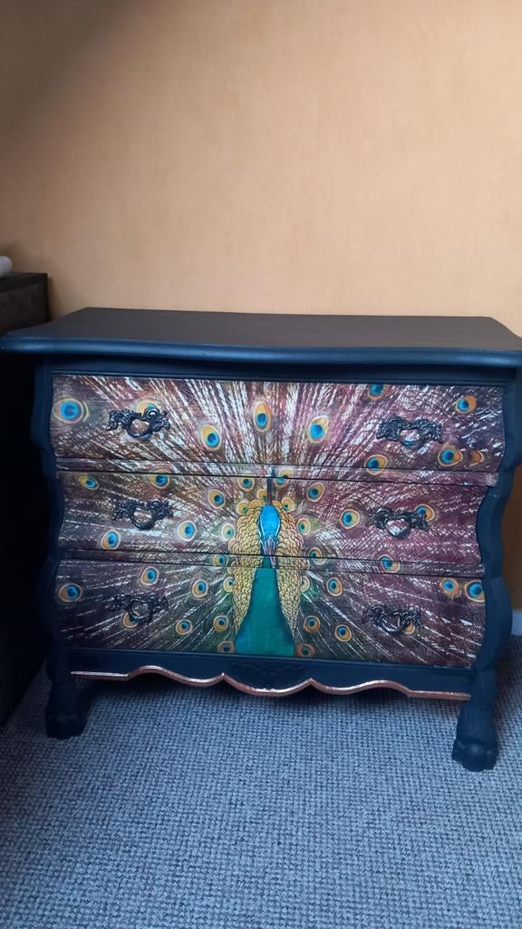 Gerestylde buikkast met pauwenprint, zwart, 3 lades, Ophalen, Gebruikt, 50 tot 100 cm, 3 of 4 laden
