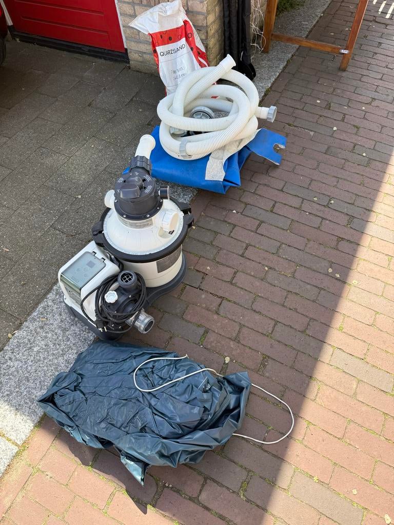 Intex zwembad met zandfilterpomp en toebehoren, Ophalen, Gebruikt, Zwembadpomp