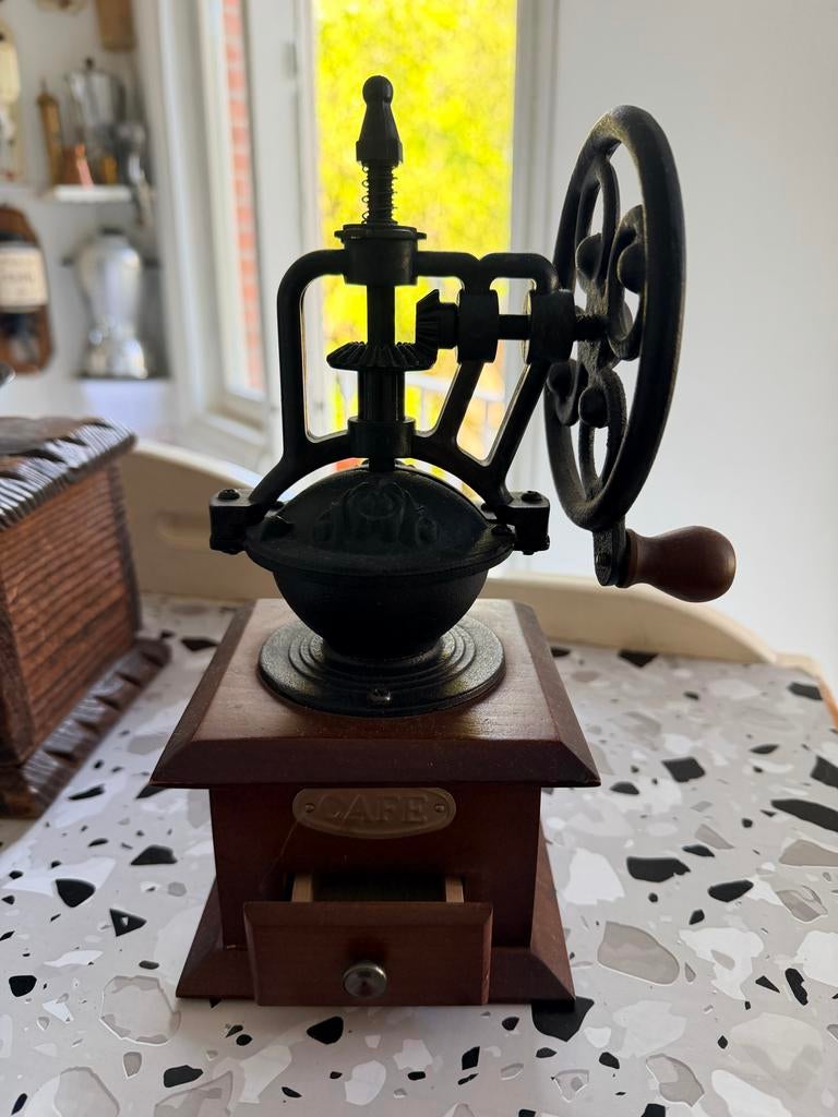 Vintage Koffiemolen - Handmatig - Hout en Gietijzer, Ophalen