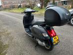 Vespa gts 300 Akrapovic koffer windscherm, Scooter, Particulier, 1 cilinder, 12 t/m 35 kW