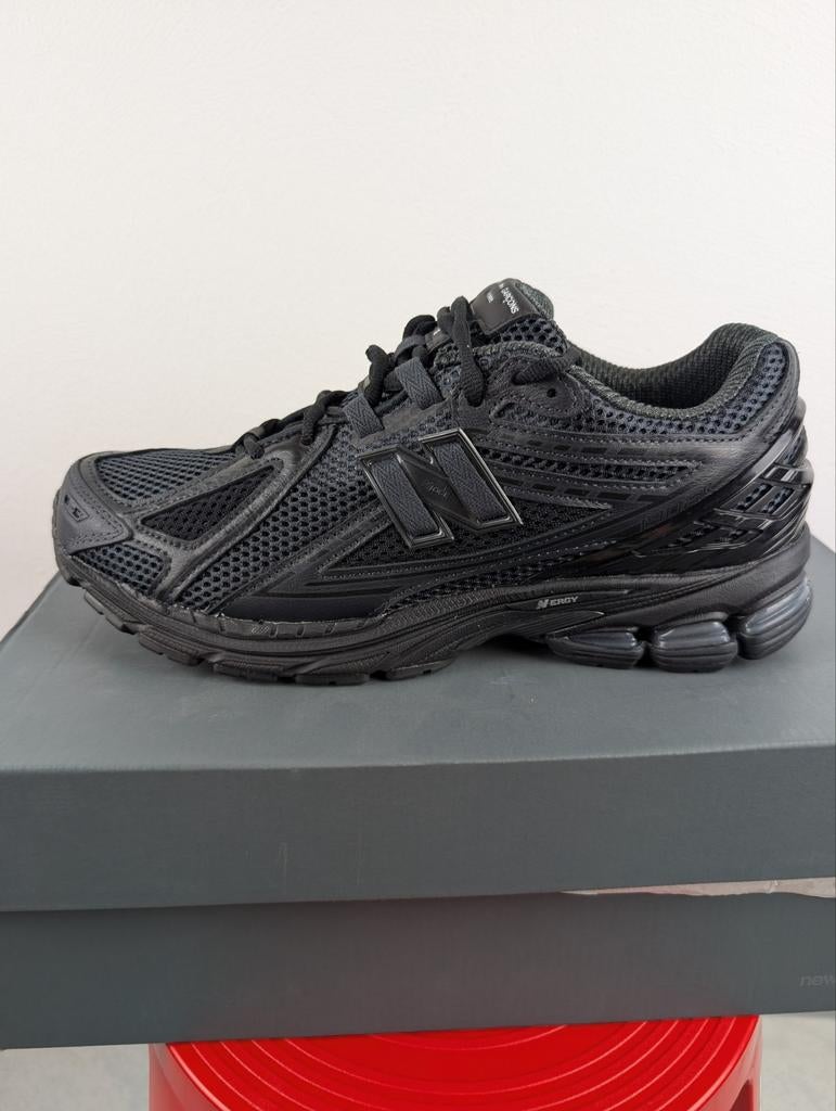 New Balance x Comme des Garcons 1906r –  45, Kleding | Heren, Schoenen, New Balance, Verzenden, Zwart, Nieuw