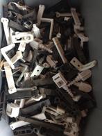 375 stuks kunststof hulpstukken voor ventilatieroosters ., Ophalen of Verzenden, Zo goed als nieuw