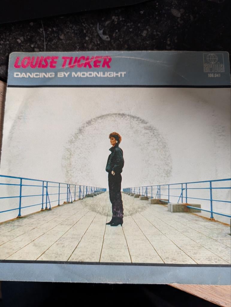 Louise Tucker - Dancing by Moonlight/ Running man, Ophalen of Verzenden, Zo goed als nieuw, 12 inch