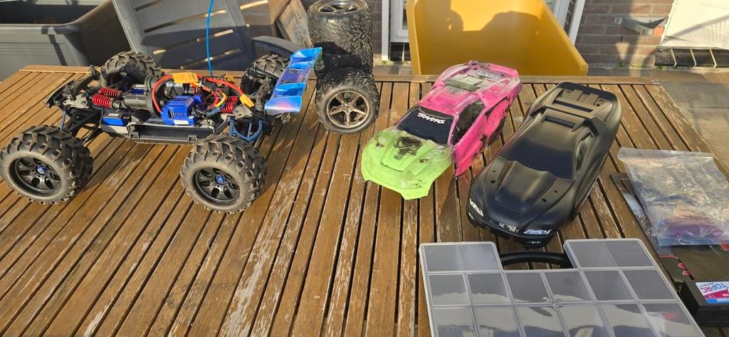 Traxxas E-Revo V1 Brushless met aluminium upgrades, Elektro, Gebruikt, Auto offroad, Ophalen of Verzenden