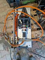 Holmatro spreider en kniptang, Ophalen