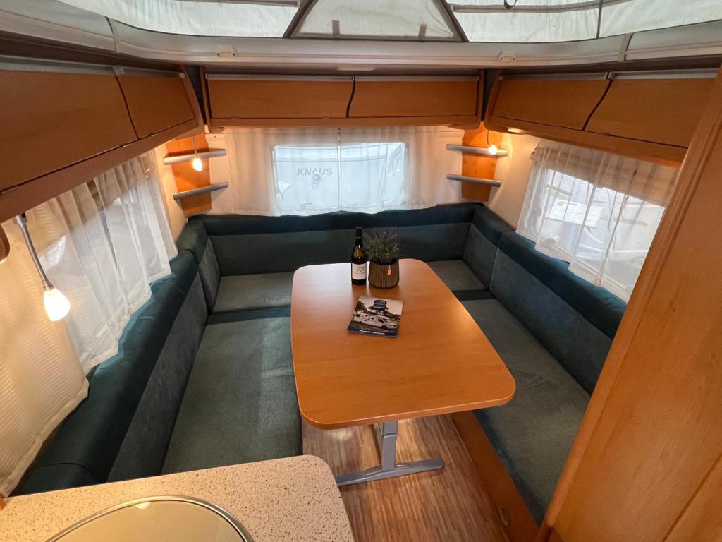 Eriba Feeling 430 Mover, Fietsenrek, Luifel, Voortent, Dwarsbed, Rondzit, Bedrijf, Schokbreker