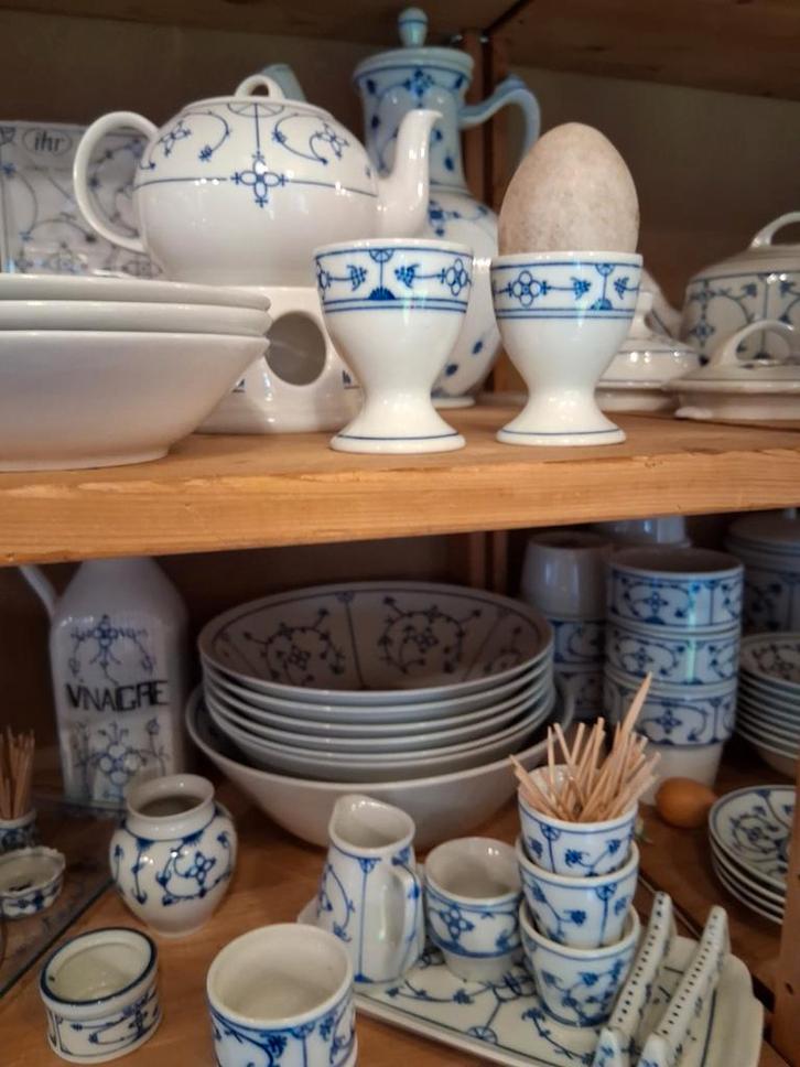 Blauw saks borden schalen jager kahla, Antiek en Kunst, Antiek | Servies compleet, Ophalen of Verzenden