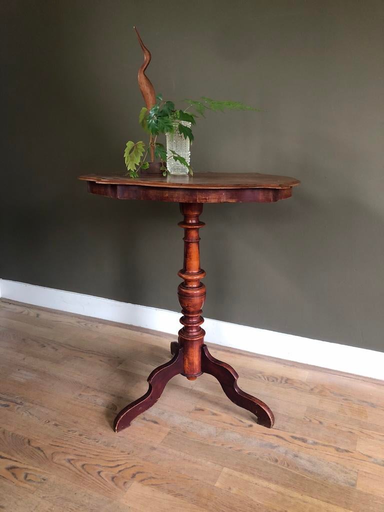 Antiek tafeltje / wijntafeltje ovaal, Antiek en Kunst, Antiek | Meubels | Tafels, Ophalen of Verzenden