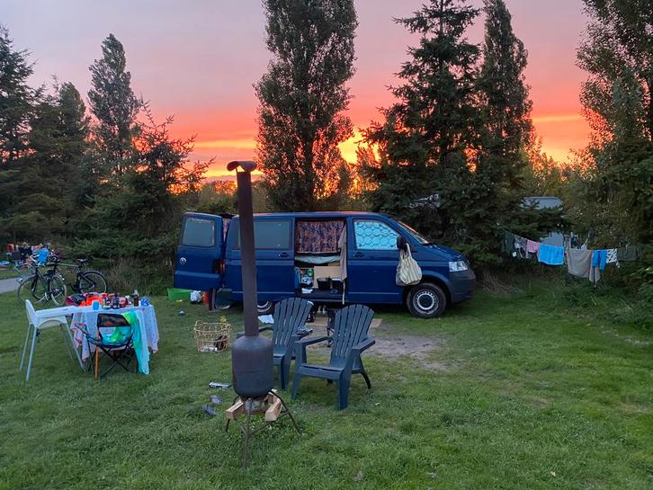 Geweldig camperbusje VW T5 (benzine), Caravans en Kamperen, Campers, Particulier, tot en met 3, Buscamper of Camperbus, Volkswagen