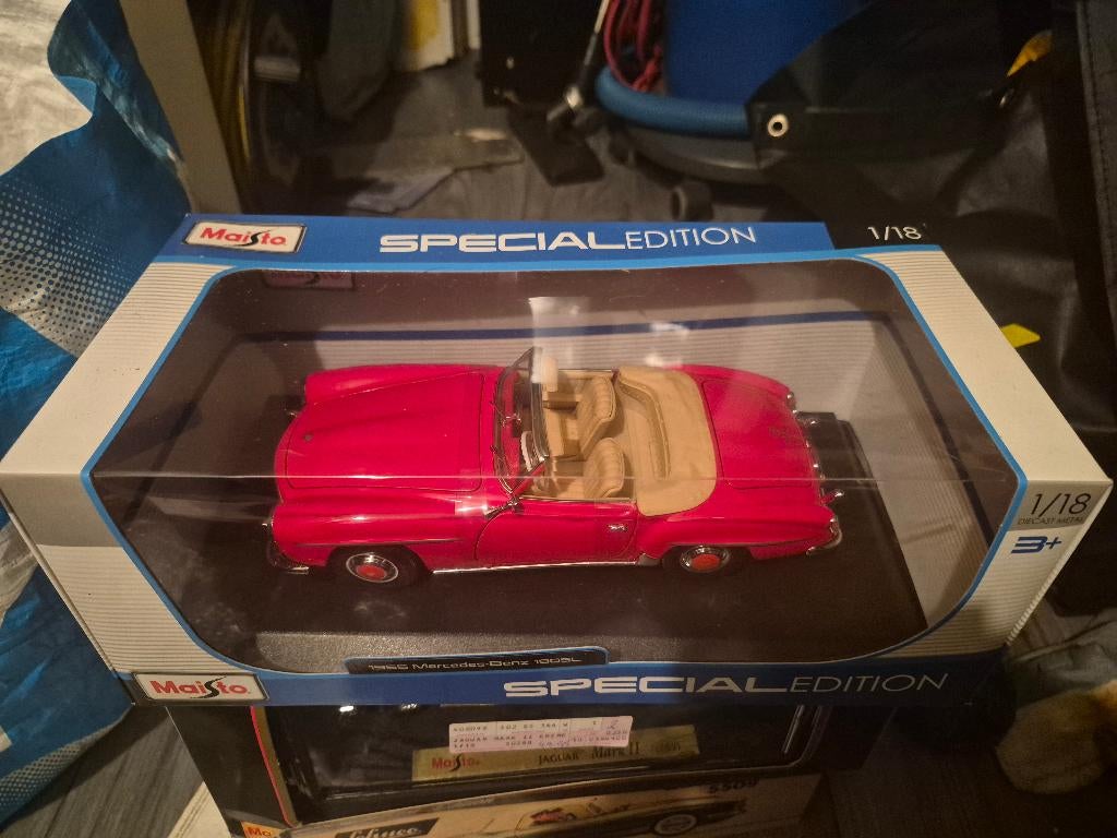 Miniatuur auto mercedes special edition, Hobby en Vrije tijd, Modelauto's | 1:43, Ophalen of Verzenden, Nieuw, Auto, Overige merken