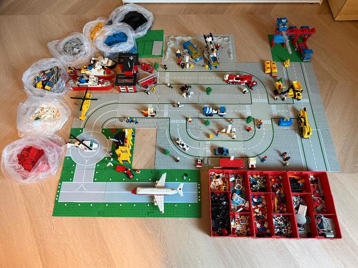 Set vintage LEGO stad brandweer space vliegveld wegen etc, Kinderen en Baby's, Speelgoed | Duplo en Lego, Gebruikt, Lego, Complete set