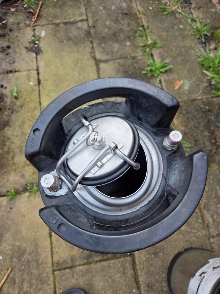 Soda kegs (9,12, 18 of 19L) voor bier of frisdrank, Ophalen