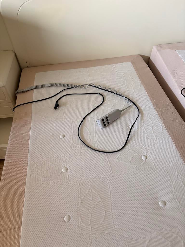 Verstelbare bedbodem met afstandsbediening, Huis en Inrichting, Ophalen, Beige, Tweepersoons, 80 cm