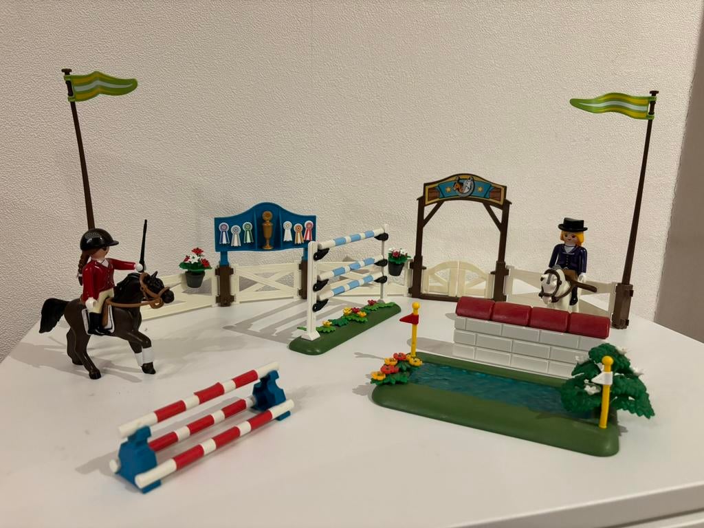 Playmobil 6930 springparcours met paarden (compleet), Ophalen of Verzenden, Zo goed als nieuw, Complete set