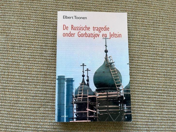 Boek: De Russische tragedie onder Gorbatsjov en Jeltsin, Boeken, Geschiedenis | Wereld, Gelezen, Europa, Ophalen of Verzenden