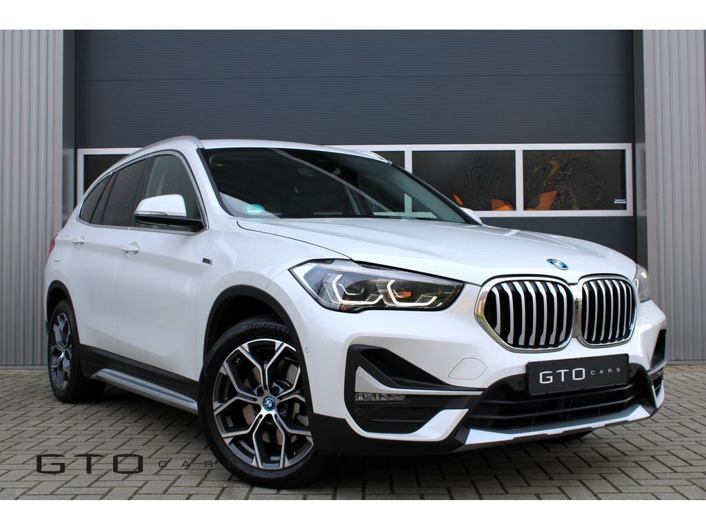 BMW X1 xDrive25e | LED | Getint Glas | Camera | Trekhaak, Auto's, BMW, Bedrijf, Te koop, X1, 4x4, ABS, Achteruitrijcamera, Airbags