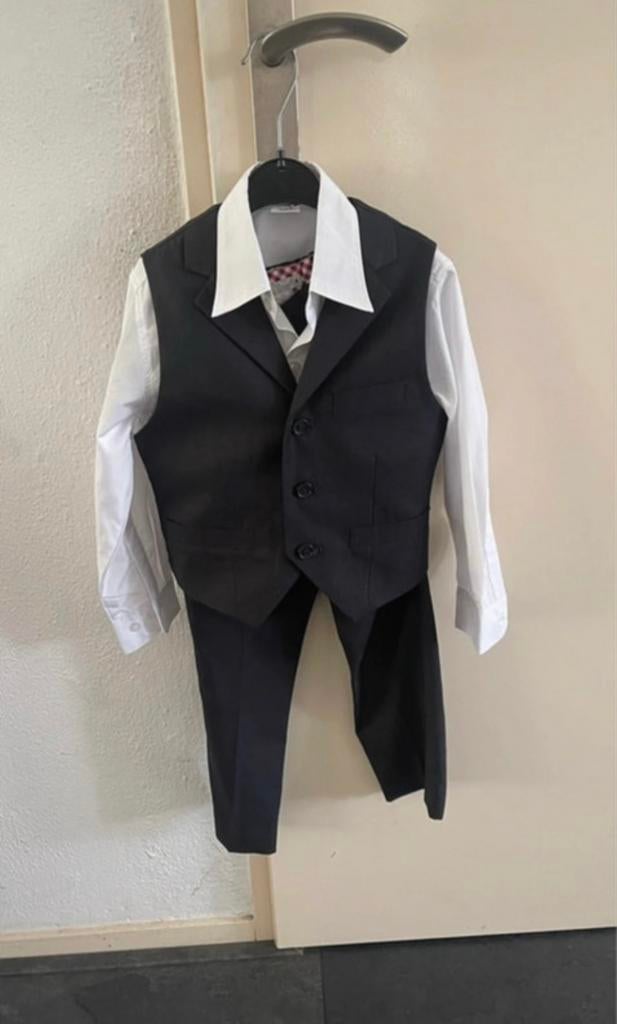 Nieuw Jongens Kostuum Maat 104 - Perfect voor Feestjes!, Kinderen en Baby's, Kinderkleding | Maat 104, Ophalen of Verzenden, Nieuw