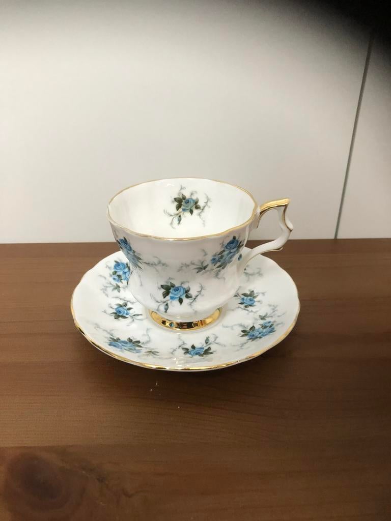 Royal windsor kop en schotel england, Antiek en Kunst, Antiek | Servies los, Ophalen of Verzenden