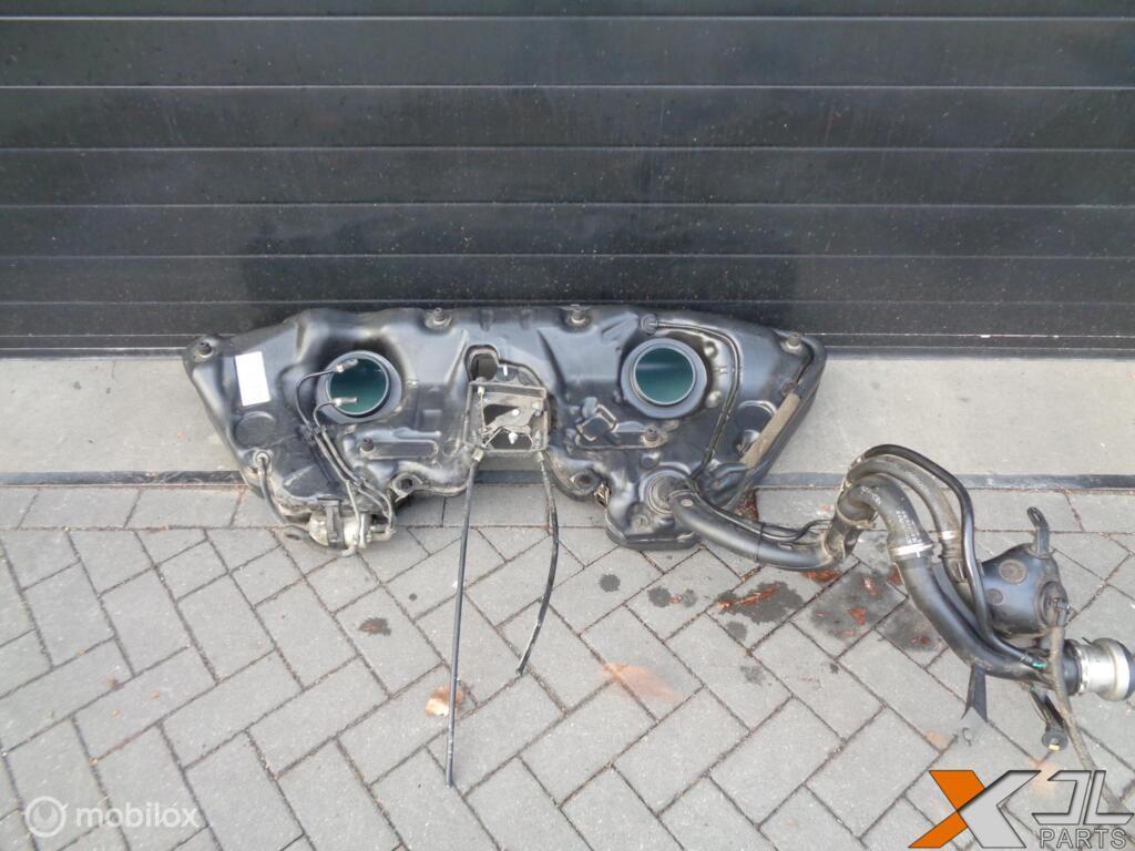 C-KLASSE W203 BRANDSTOFTANK A2034709201, Auto-onderdelen, Brandstofsystemen, Mercedes-Benz, Gebruikt, Ophalen of Verzenden