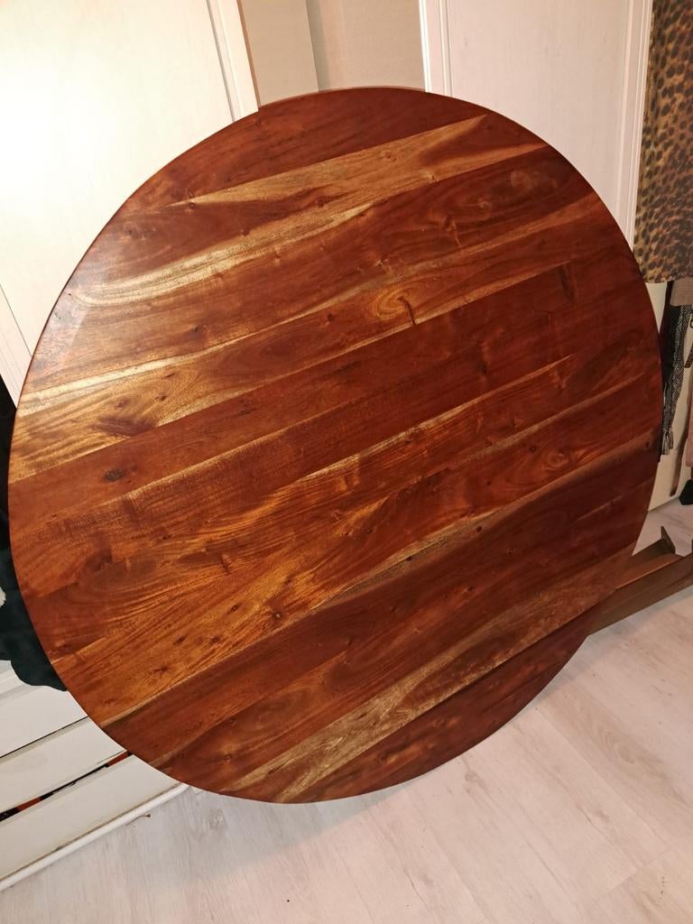 Ronde eettafel 140cm van massief acaciahout met gouden poten, Modern, Industrieel, Rond, Zo goed als nieuw, Vier personen