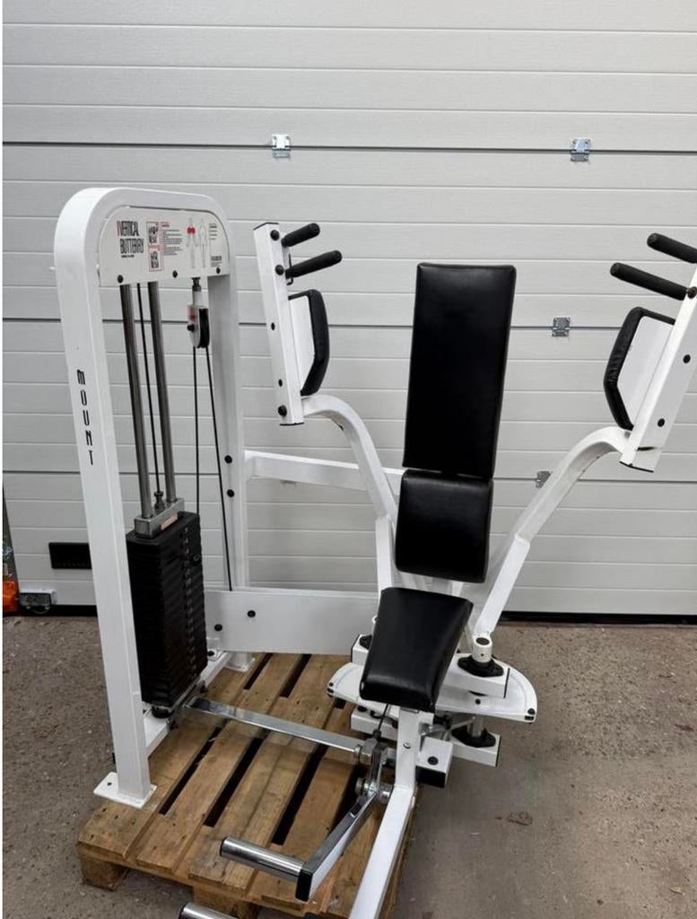 Paramount pec deck / peck deck machine / butterfly, Ophalen, Benen, Gebruikt, -