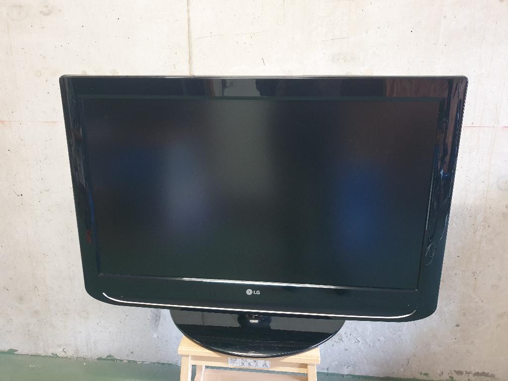 Nette LG 37 inch TV (94 cm) met ingebouwde recorder (HDD), Ophalen, 50 Hz, 80 tot 100 cm, Zo goed als nieuw
