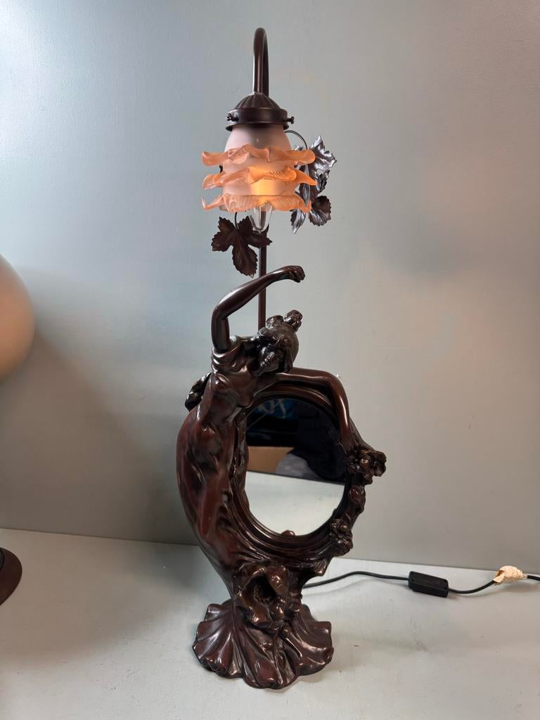 Art Nouveau Tafellamp met Bronzen Vrouwbeeld en Spiegel, Antiek en Kunst, Ophalen of Verzenden
