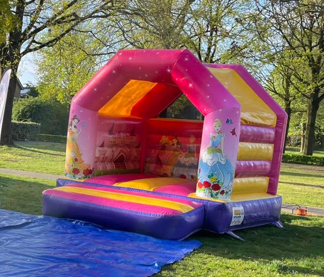 Springkussen prinses 3x4 m te koop met certificaat!, Kinderen en Baby's, Speelgoed | Buiten | Springkussens, Zo goed als nieuw