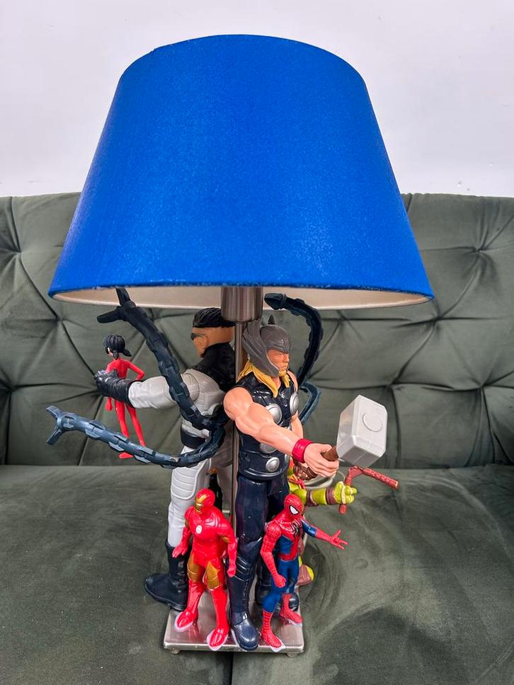 Unieke Superhero Actionfigure Lamp - Kinderkamer Decoratie, Huis en Inrichting, Lampen | Tafellampen, Nieuw, Minder dan 50 cm